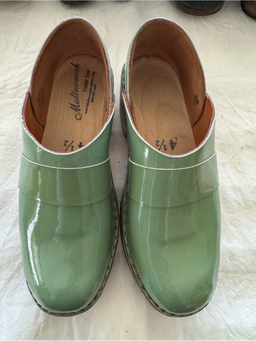 Patent leather handmade clogs